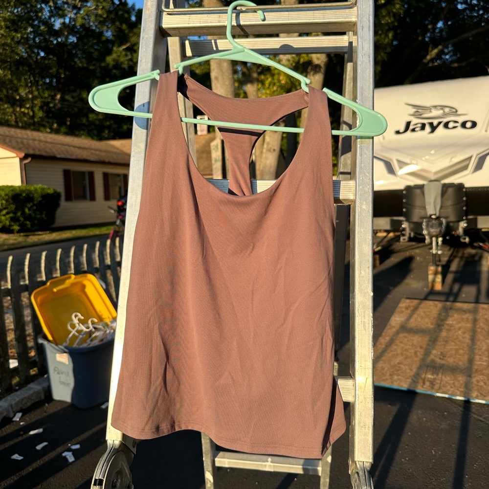 Mauve active top